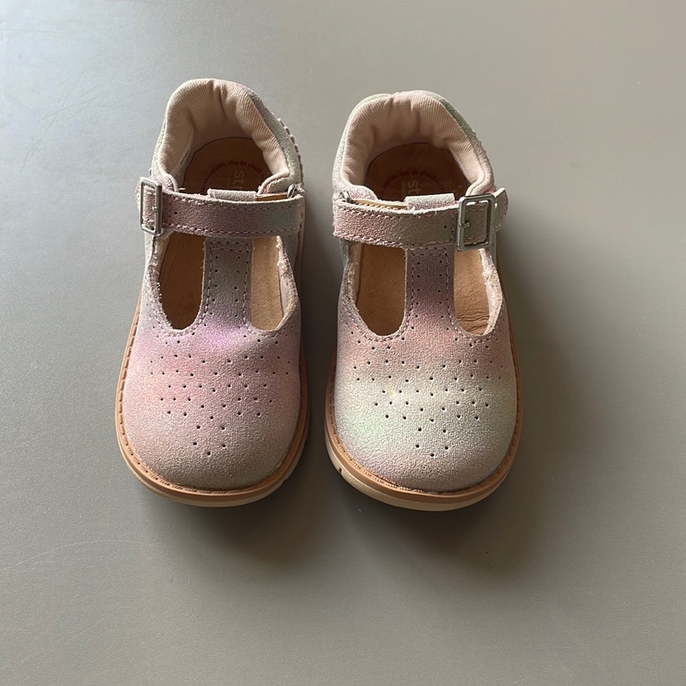 EUC Toddler Stride Rites 7.5M in rainbow sparkle!!